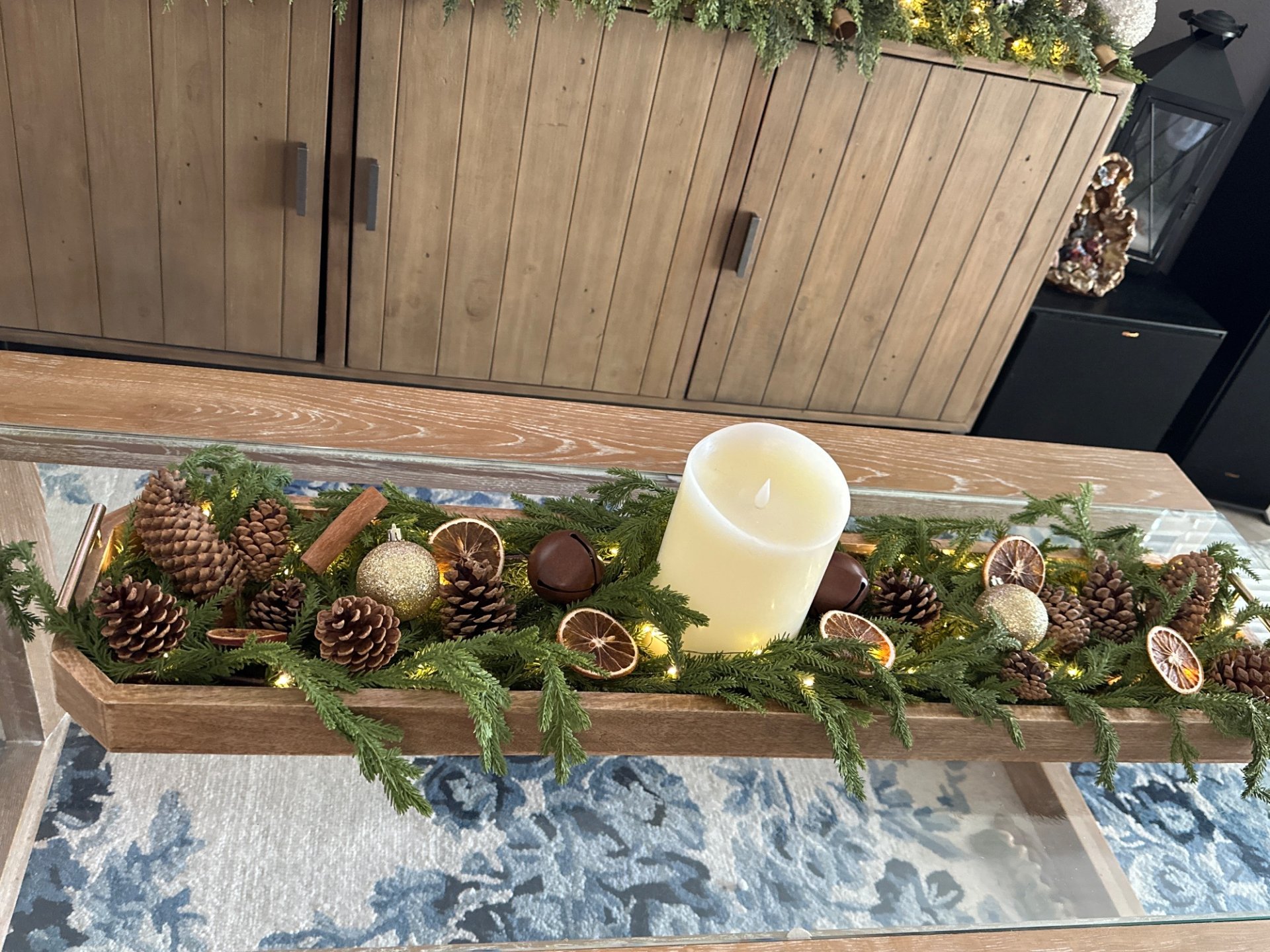 Pinecone center piece