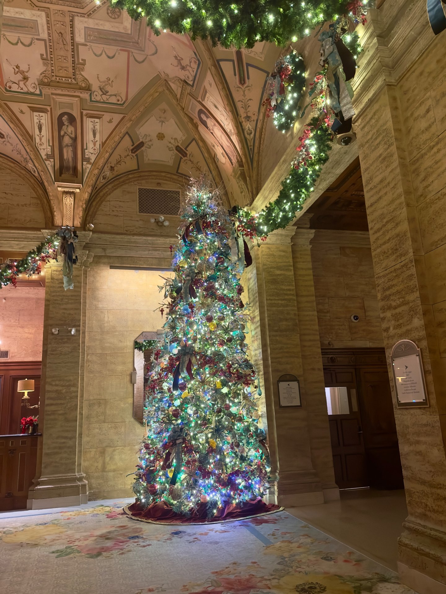 🌟 Holiday magic in West Palm Beach! 🌴✨